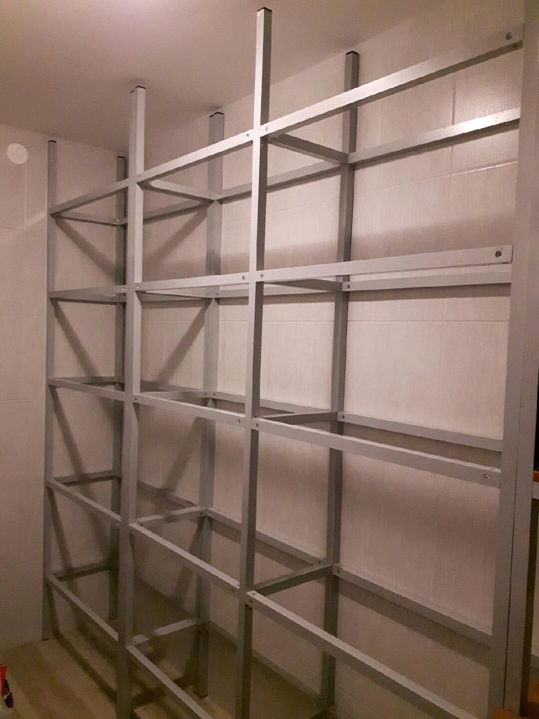 Uve polica ogrodje